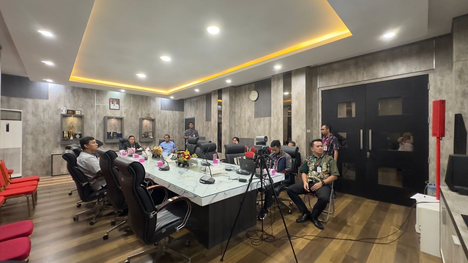 Sekda dan DISKOMINFO Kota Semarang Mewakili Kota Semarang dalam Wawancara Finalis Bhumandala Award oleh Badan Informasi Geospasial